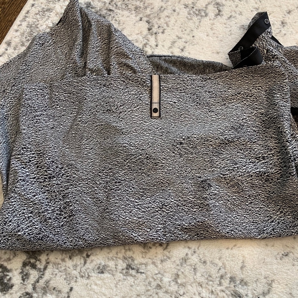 Lululemon vinyasa scarf with armholes